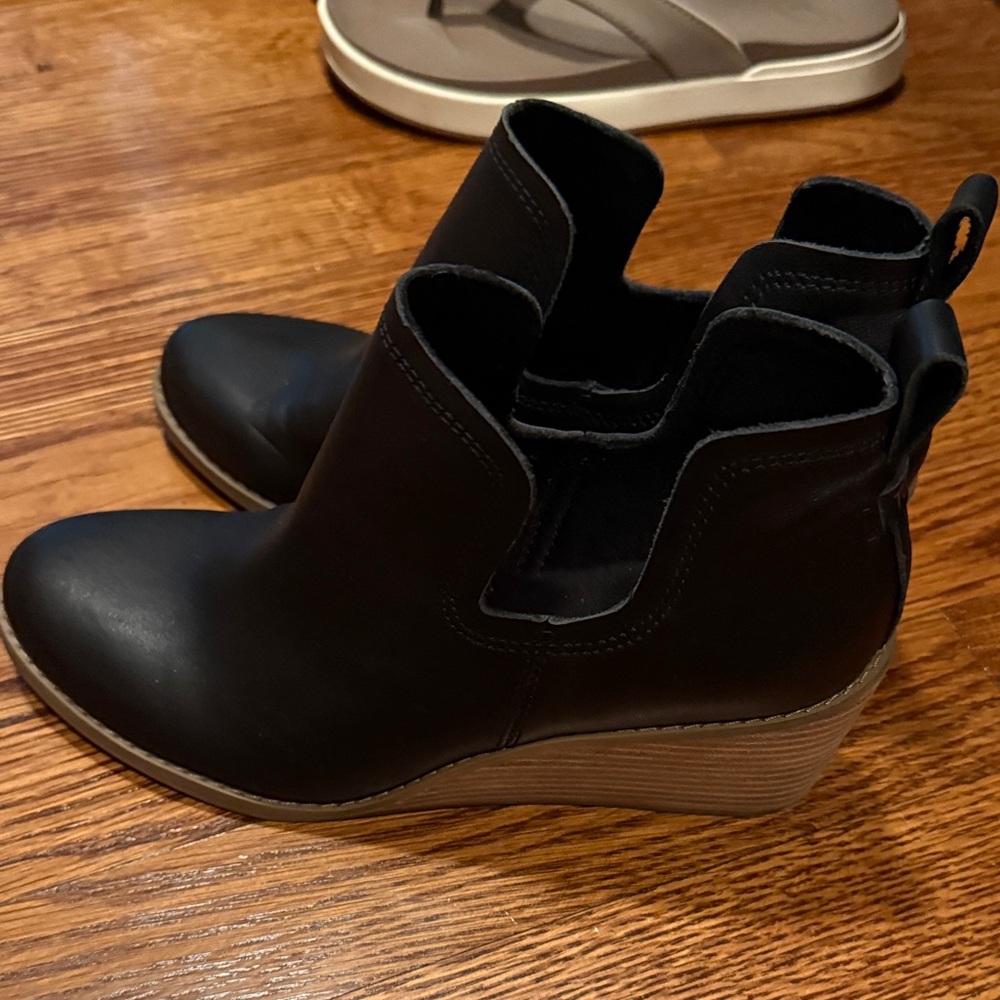 Toms Black Ankle Booties with Tan Wedge never worn ( too small for me)